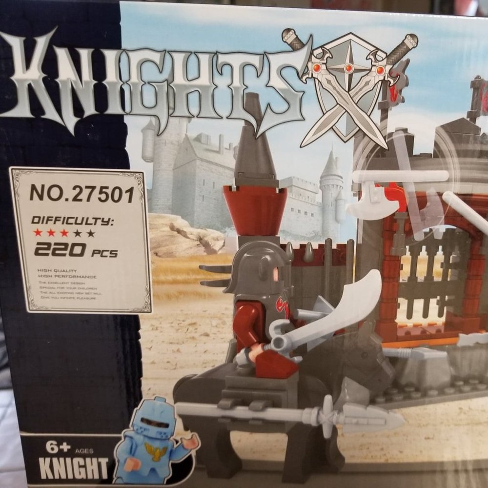 NIB Castle Knights Building Block Set, 220 PCS